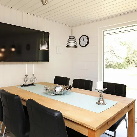 Ferienhaus Three-bedroom Holiday In 4