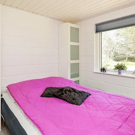 Ferienhaus Three-bedroom Holiday In 4 *