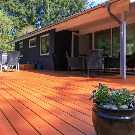 Ferienhaus Three-bedroom Holiday In 4 *