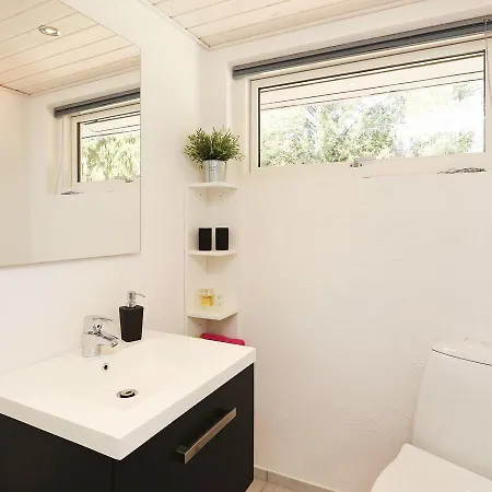 Ferienhaus Three-bedroom Holiday In 4 *