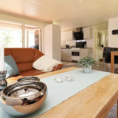 Ferienhaus Three-bedroom Holiday In 4